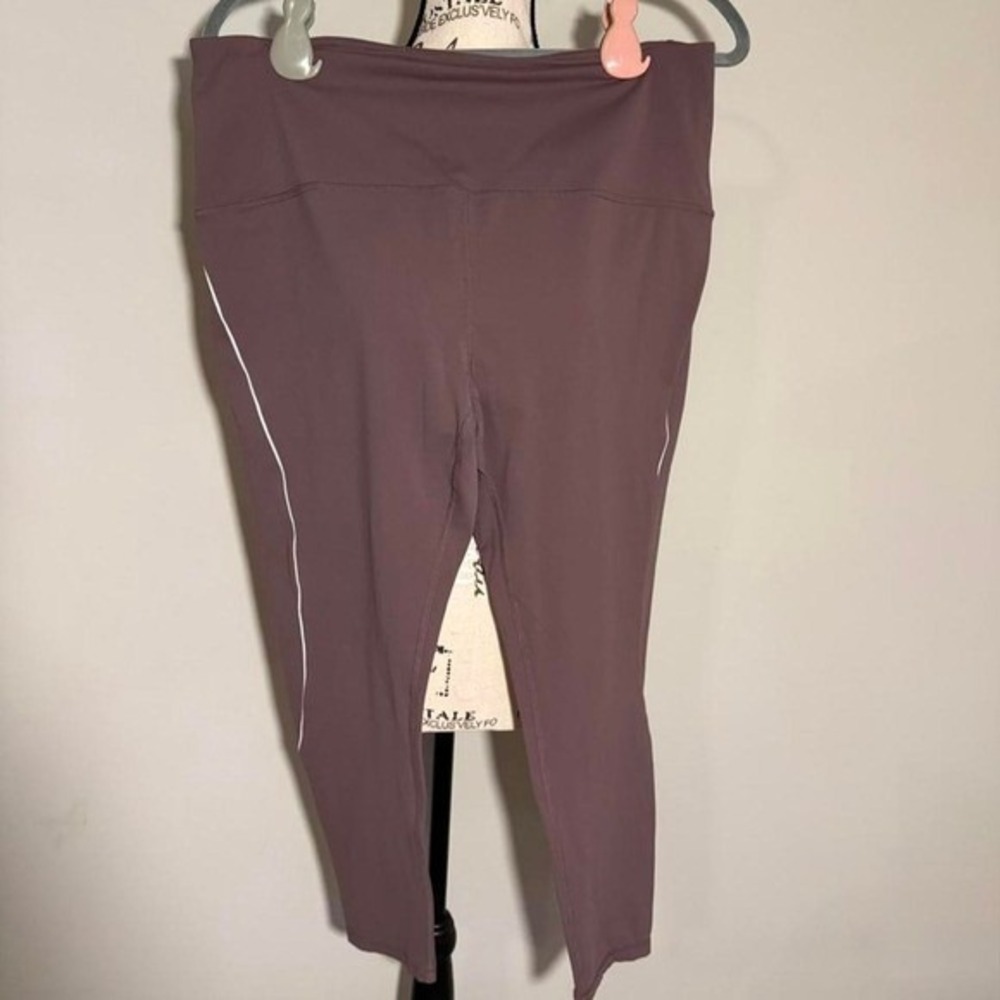 Zella Purple/Brown Capri Leggings with white stripe, size XL